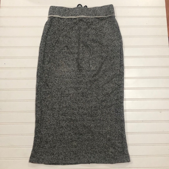Foreign exchange skirt - Picture 2 of 2